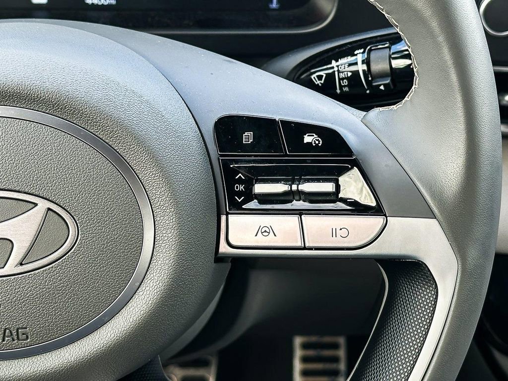 Used 2025 Hyundai Elantra Sport w/ Cargo Package image 23