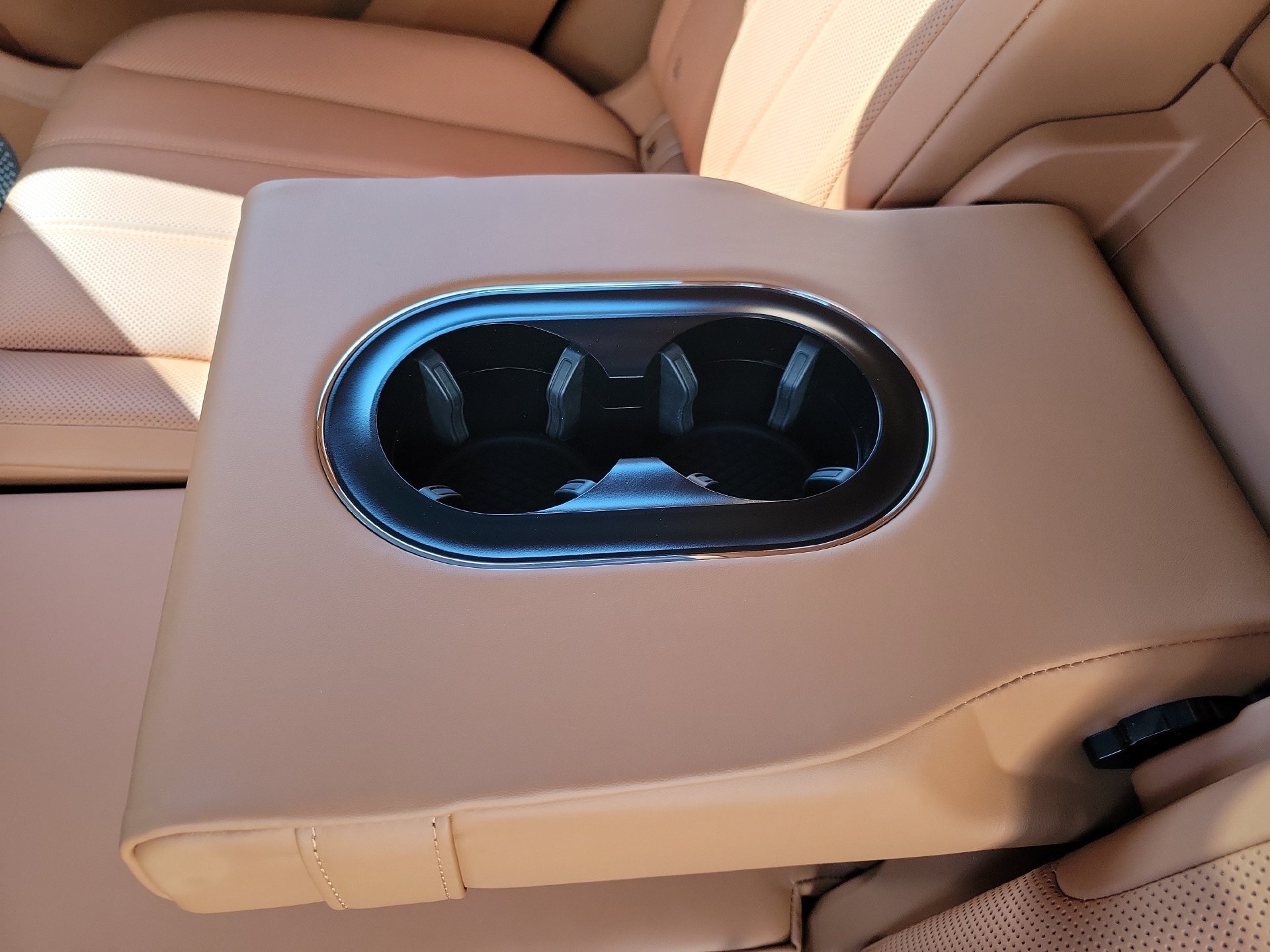 Certified 2025 Bentley Bentayga Extended Wheelbase AWD/4WD image 18