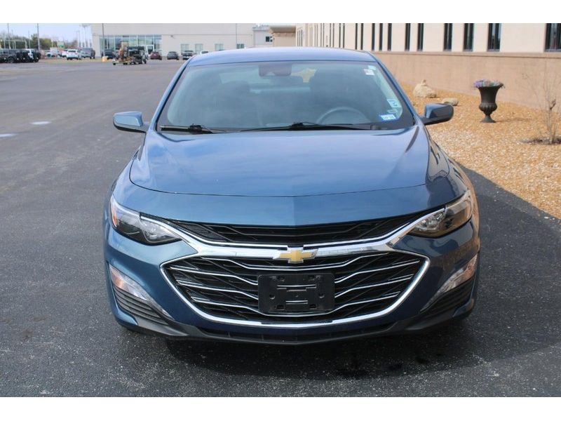 Used 2025 Chevrolet Malibu LT FWD image 9