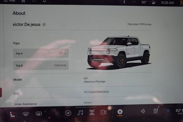 Used 2022 Rivian R1T Adventure image 29