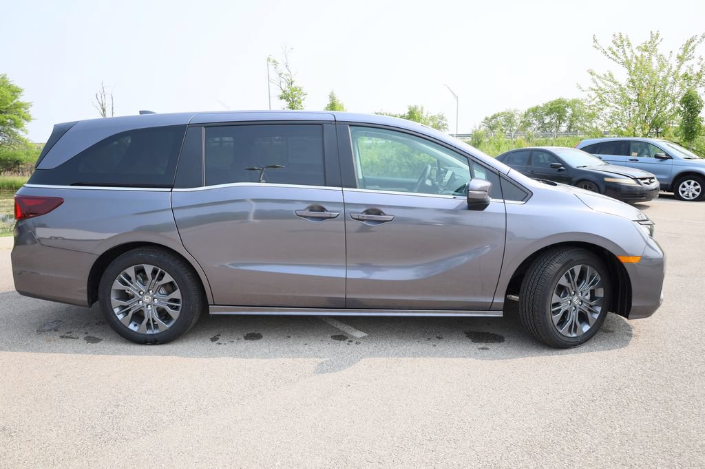 New 2026 Honda Odyssey Touring image 7