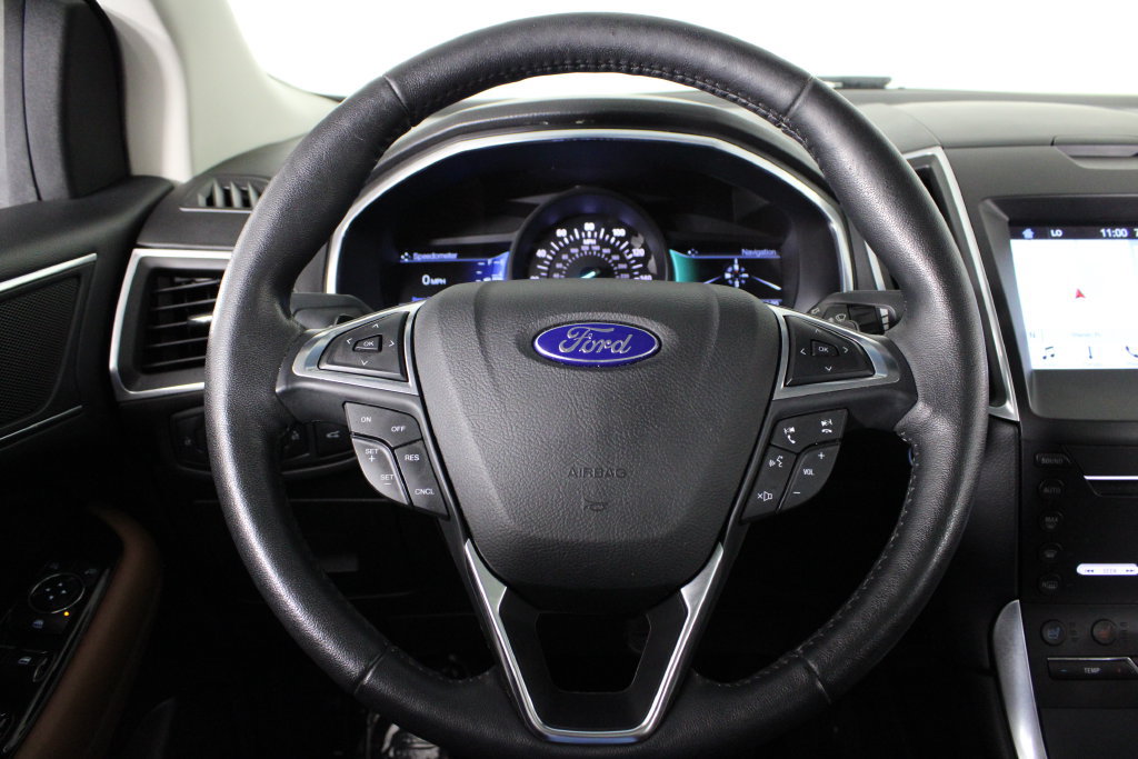 Used 2017 Ford Edge Titanium w/ Equipment Group 301A AWD/4WD image 27