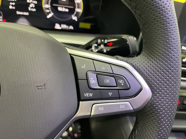New 2026 Volkswagen Tiguan SE R-Line image 17