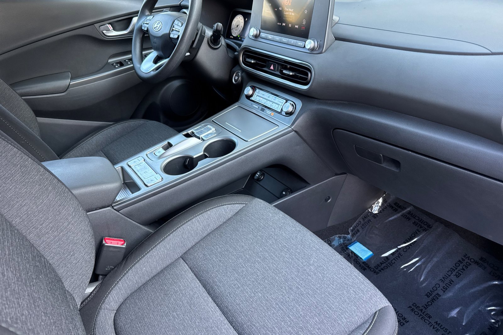 Used 2023 Hyundai Kona SE w/ Cargo Package image 18