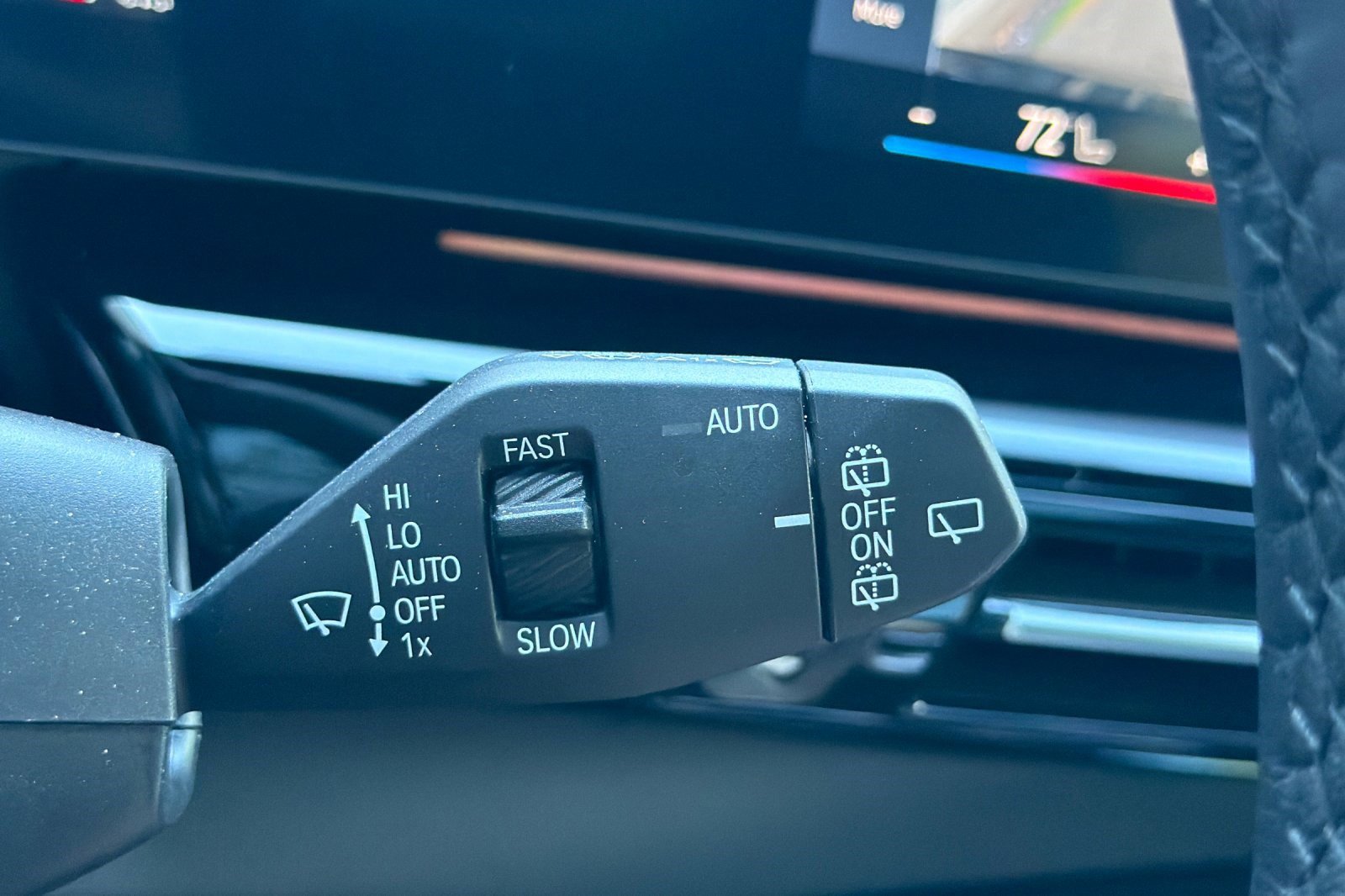 Used 2025 BMW X1 xDrive28i w/ Technology Package image 33