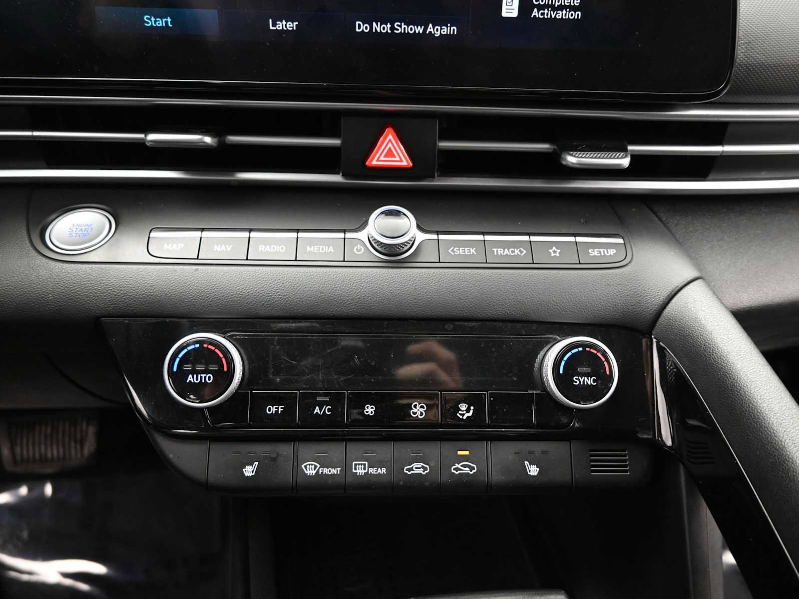 Used 2023 Hyundai Elantra SEL w/ Convenience Package image 18