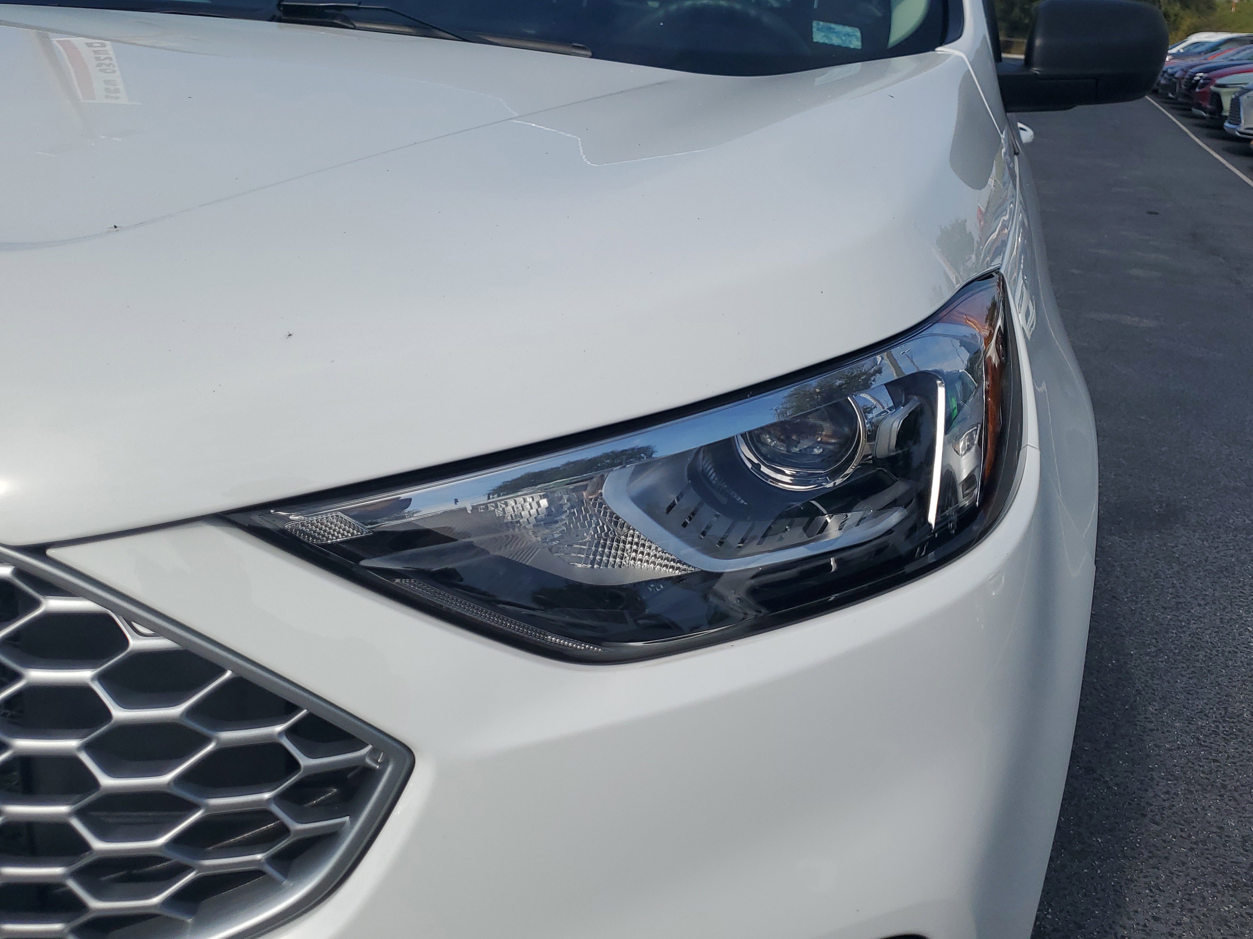 Used 2024 Ford Edge SE image 3