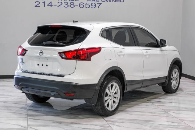 Used 2018 Nissan Rogue Sport S w/ S Appearance Package FWD image 12