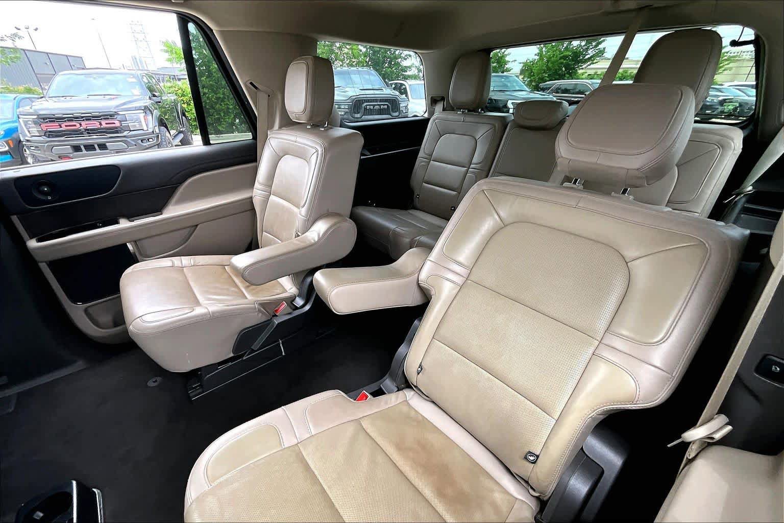 Used 2023 Lincoln Navigator Reserve RWD image 19
