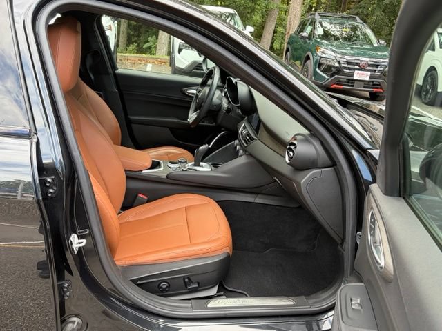 Used 2023 Alfa Romeo Giulia Ti AWD/4WD image 38