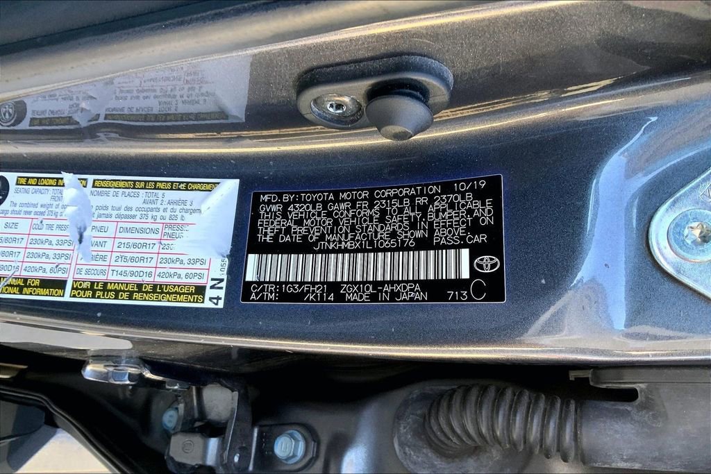 Used 2020 Toyota C-HR LE image 32