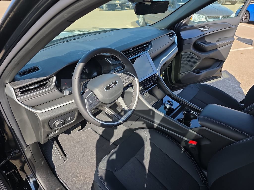 New 2026 Jeep Grand Cherokee Laredo X image 16