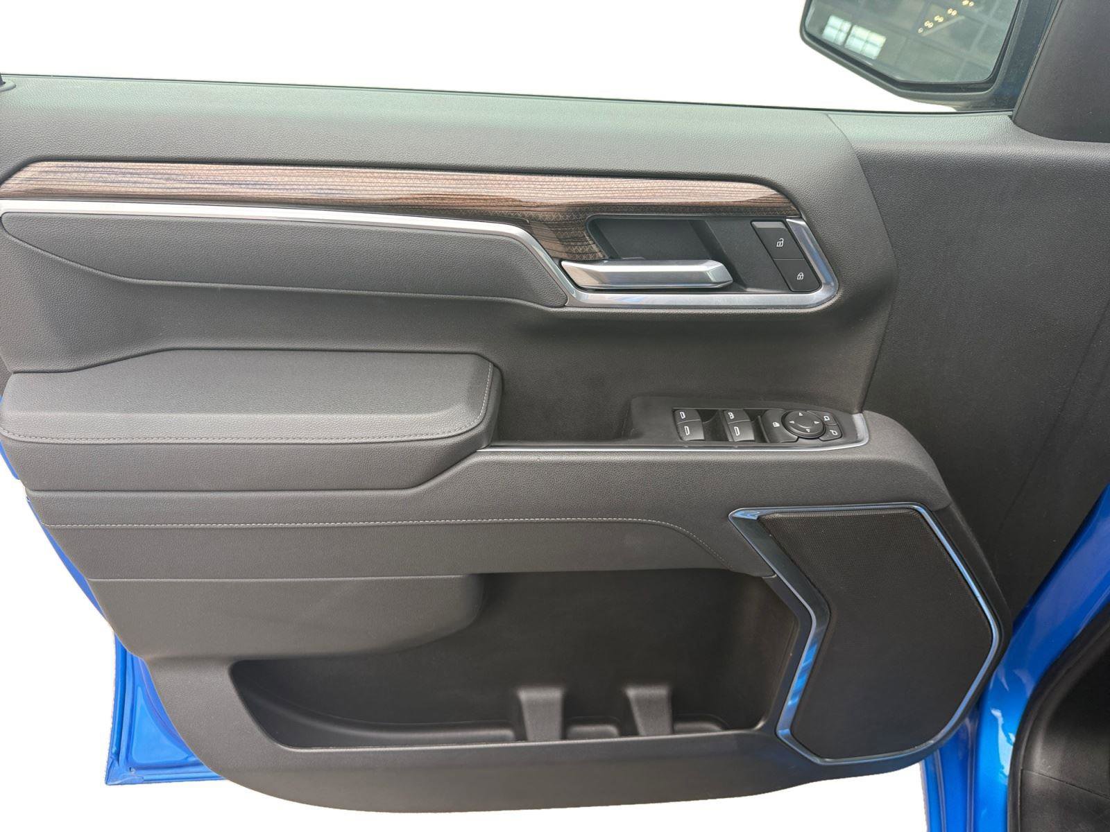 Used 2026 Chevrolet Silverado 1500 LT AWD/4WD image 9