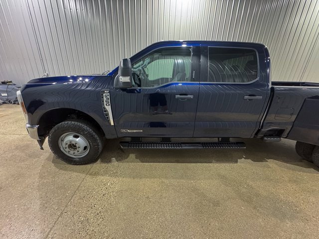 Used 2024 Ford F350 XLT image 2