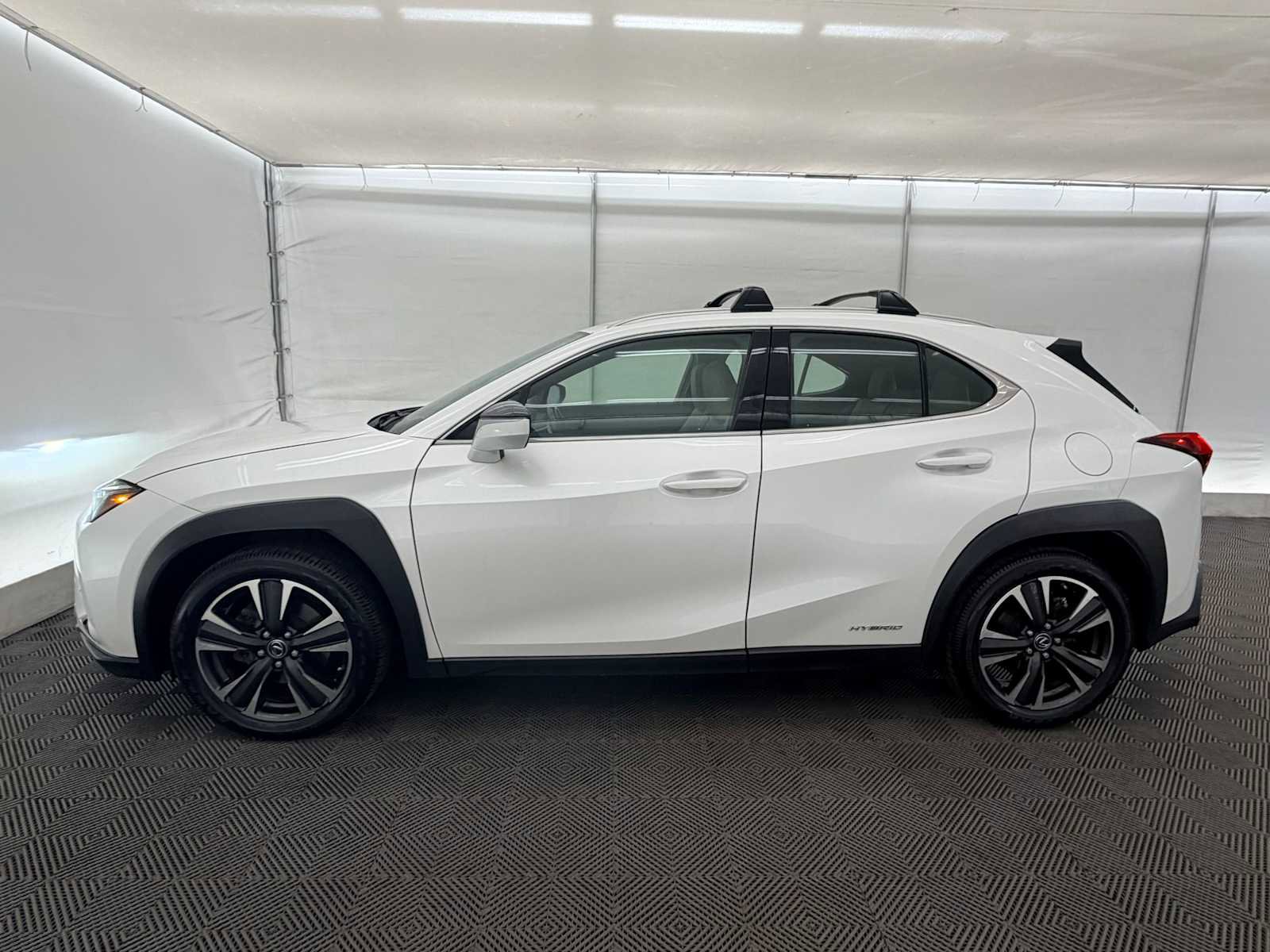 Used 2019 Lexus UX 250h w/ Premium Package image 3