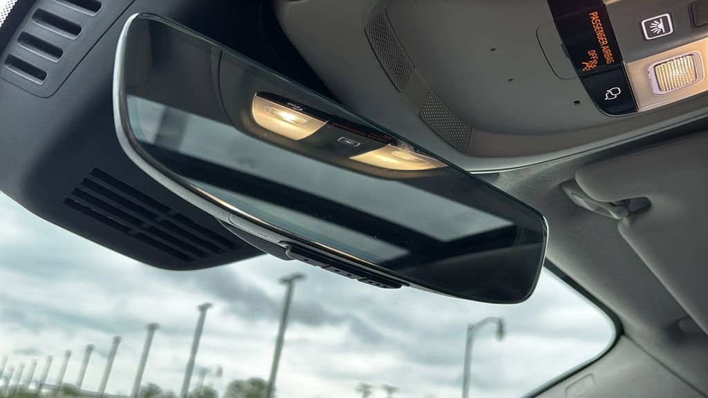 Certified 2026 Volvo XC40 B5 Plus AWD/4WD image 24