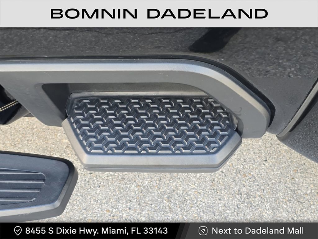 Used 2022 Chevrolet Silverado 2500 High Country w/ Z71 Off-Road Package image 8