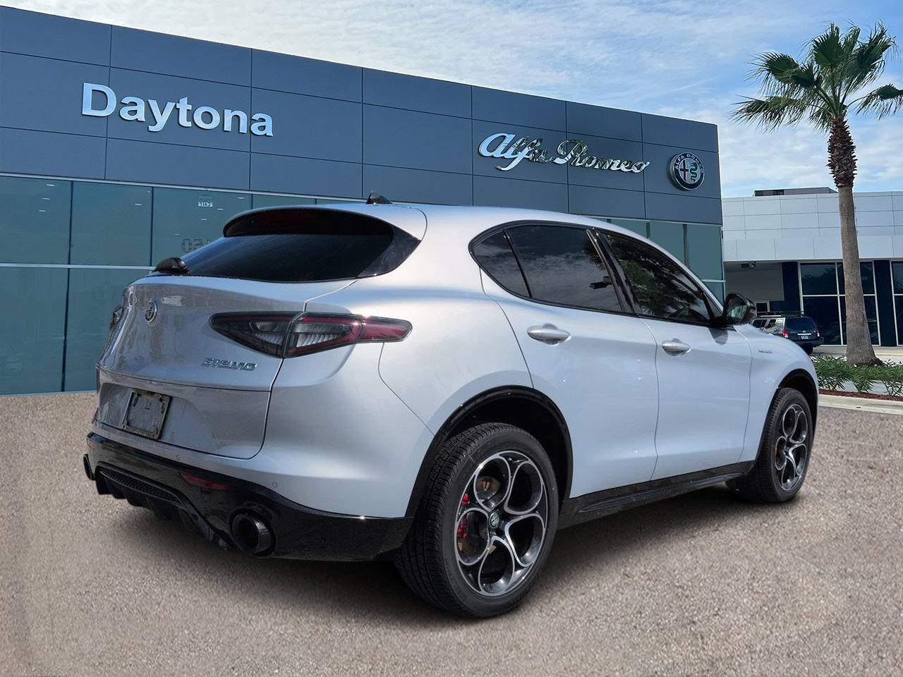 New 2026 Alfa Romeo Stelvio Sprint w/ Convenience Package AWD/4WD image 3