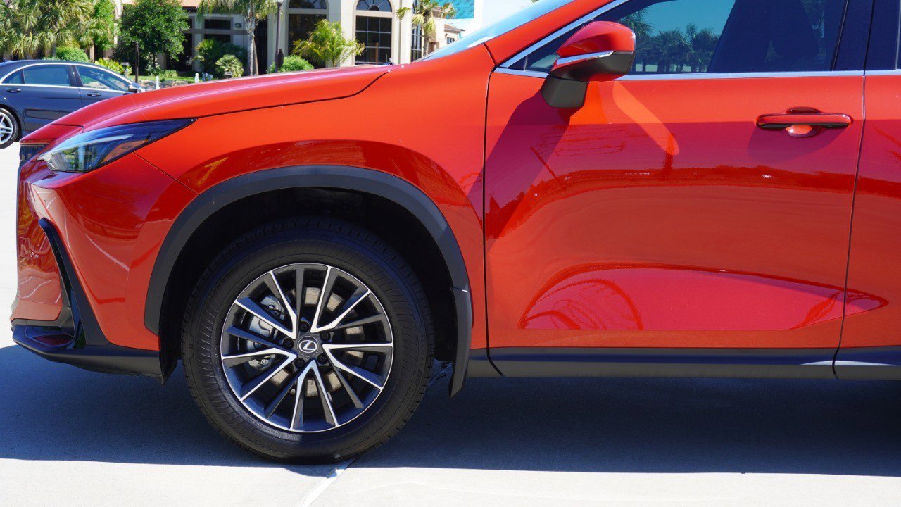 Used 2024 Lexus NX 250 FWD w/ Towing Package (2000 Lbs) image 10