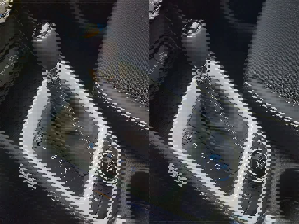 New 2025 Hyundai Venue Limited image 25