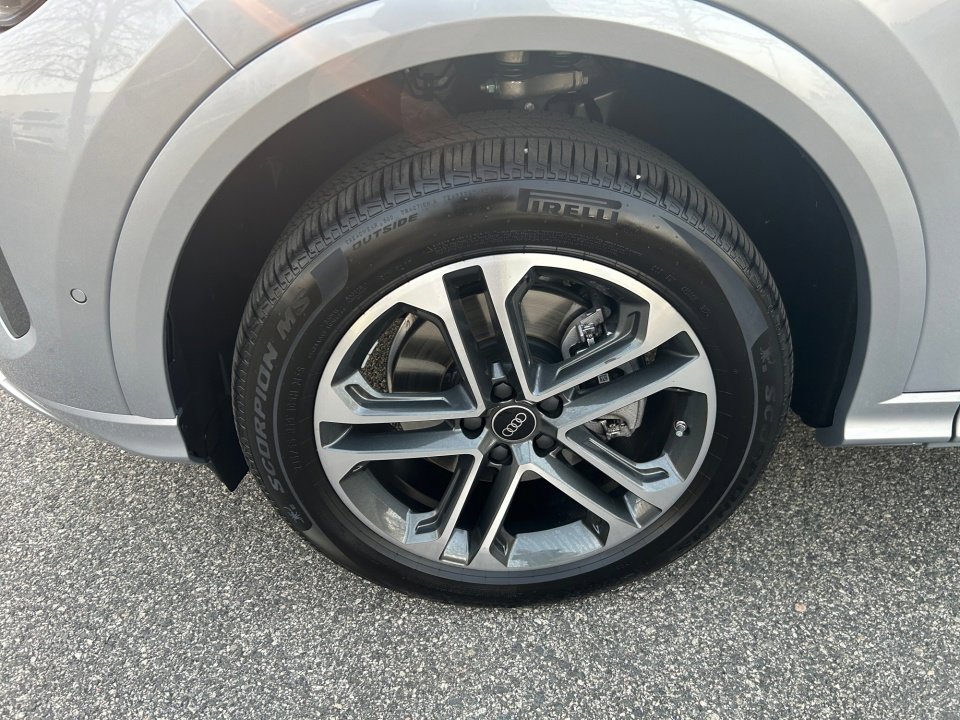 Used 2025 Audi Q5 Premium Plus w/ Premium Plus image 27