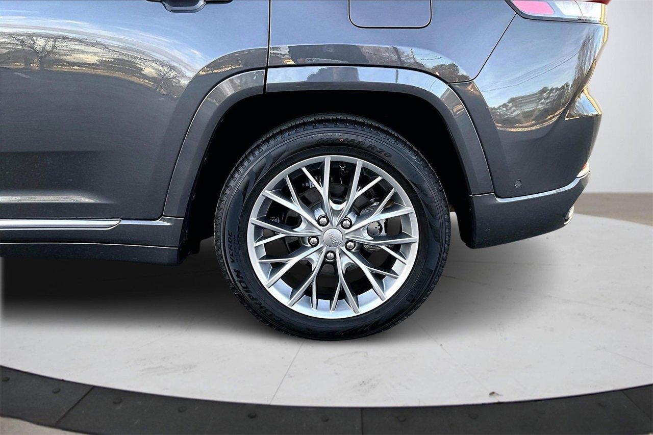 Certified 2025 Jeep Grand Cherokee Summit image 35