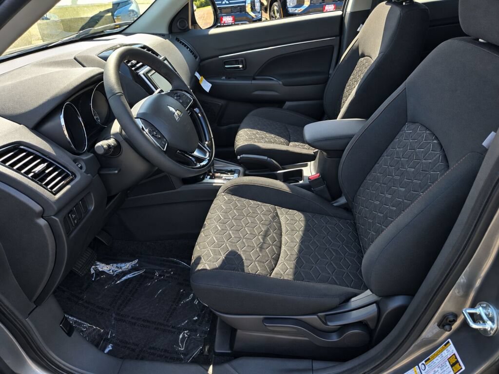 New 2027 Mitsubishi Outlander Sport LE AWD/4WD image 17