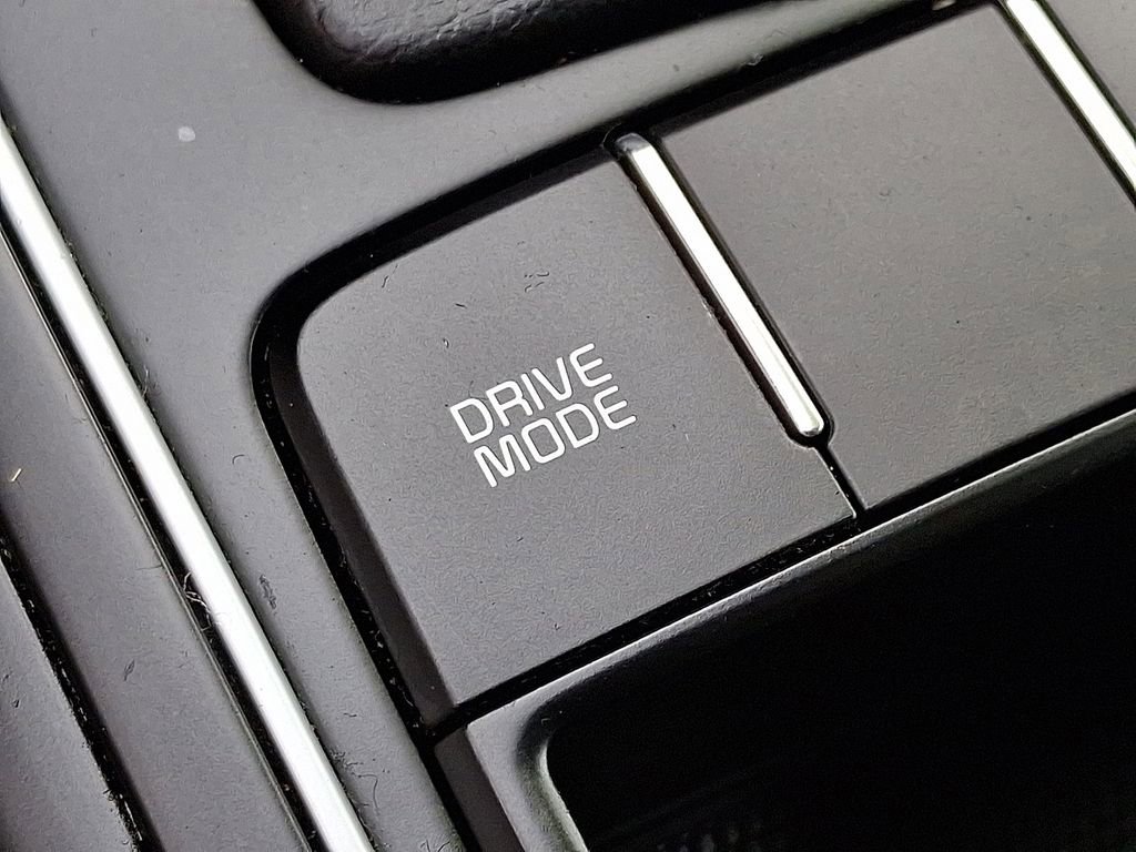 Used 2017 Kia Sorento LX image 25