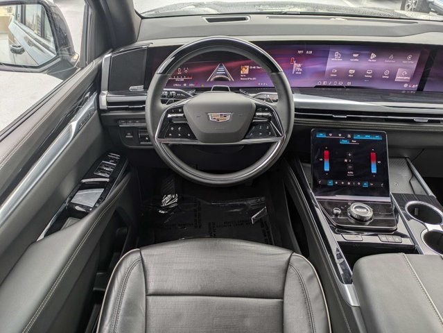 Used 2025 Cadillac Escalade ESV Sport w/ Touring Package RWD image 18