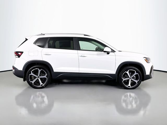 New 2026 Volkswagen Taos SEL AWD/4WD image 8