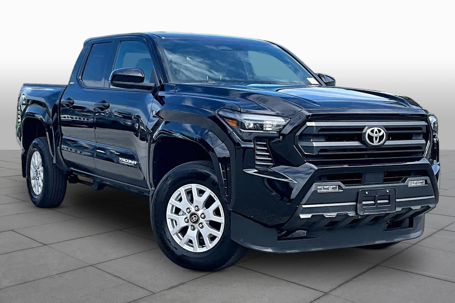 Used 2025 Toyota Tacoma SR5 AWD/4WD image 3