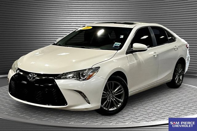 Used 2016 Toyota Camry SE w/ Moonroof Package