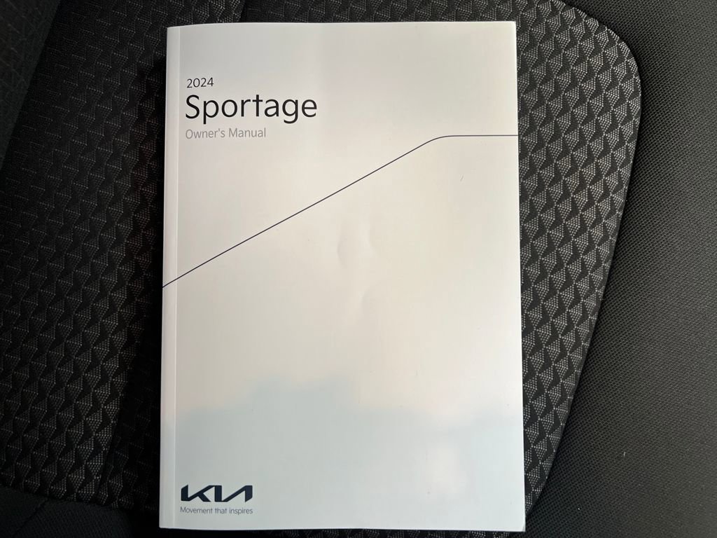 Used 2024 Kia Sportage LX image 27