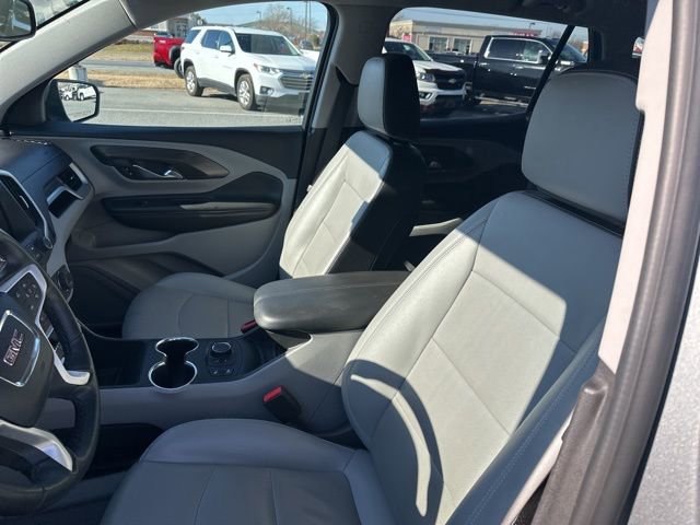 Used 2024 GMC Terrain SLT image 27