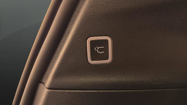 Used 2025 Chrysler Pacifica Limited image 33