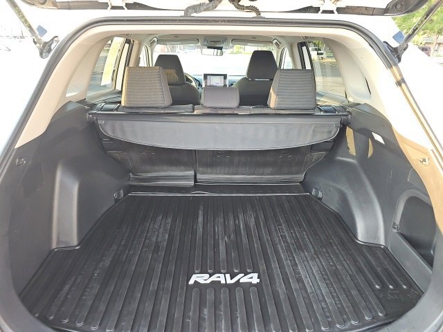 Used 2023 Toyota RAV4 LE image 10