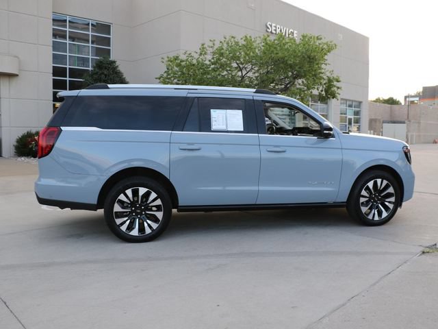 Used 2025 Ford Expedition Max Platinum w/ Driver's Package AWD/4WD image 7