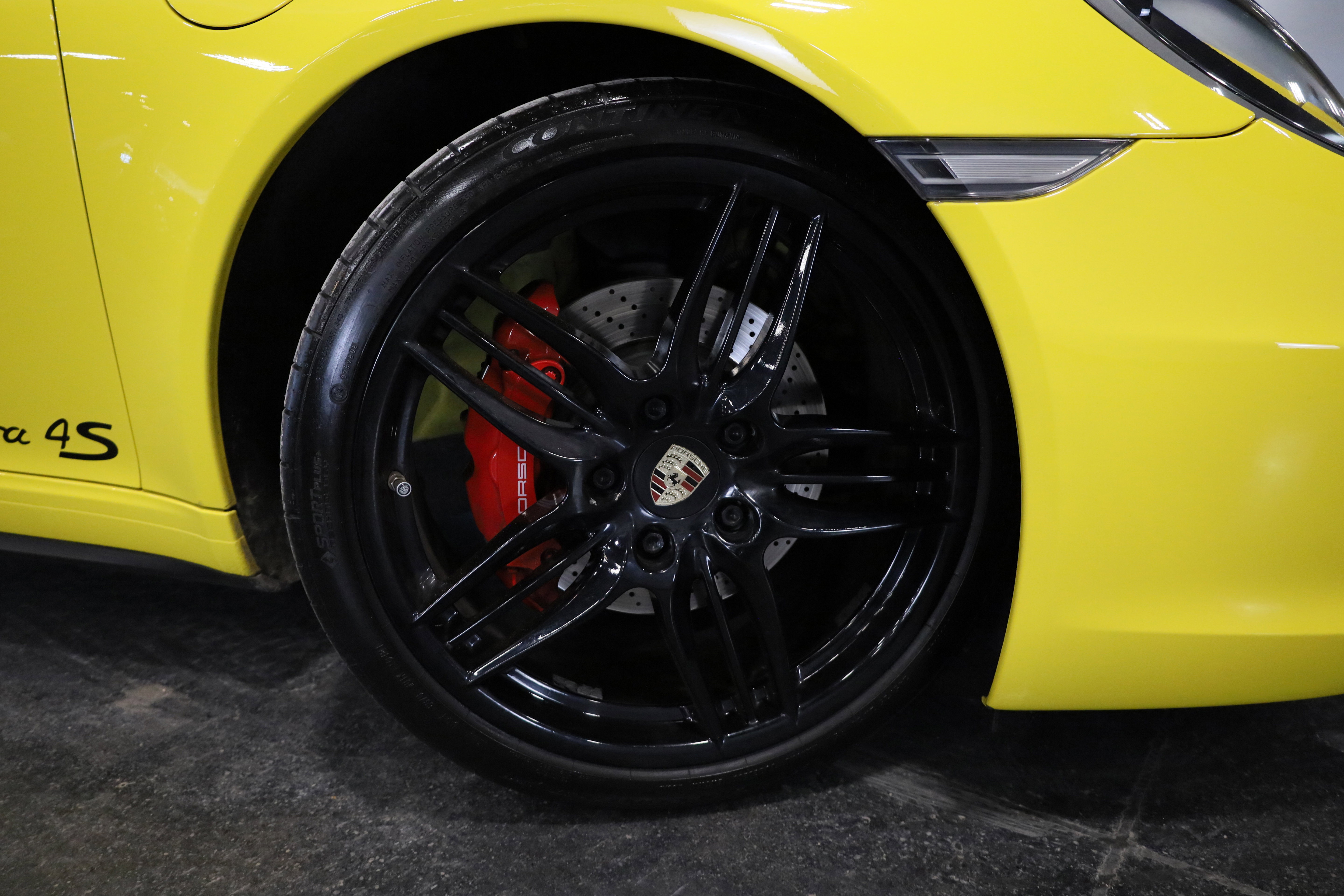 Used 2013 Porsche 911 Carrera 4S image 9