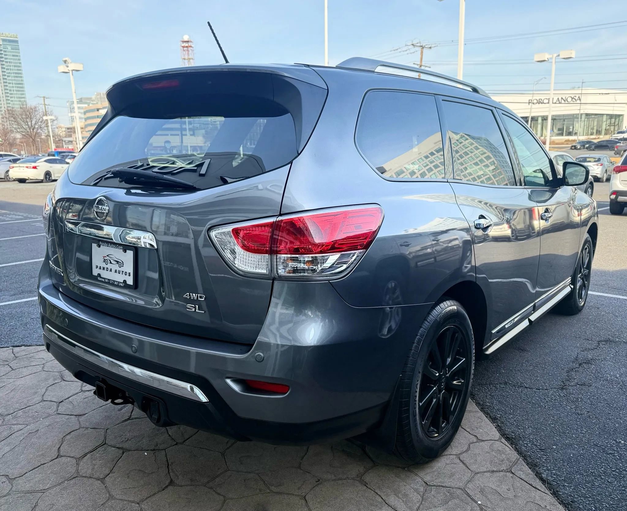 Used 2015 Nissan Pathfinder SL w/ SL Tech Package image 7