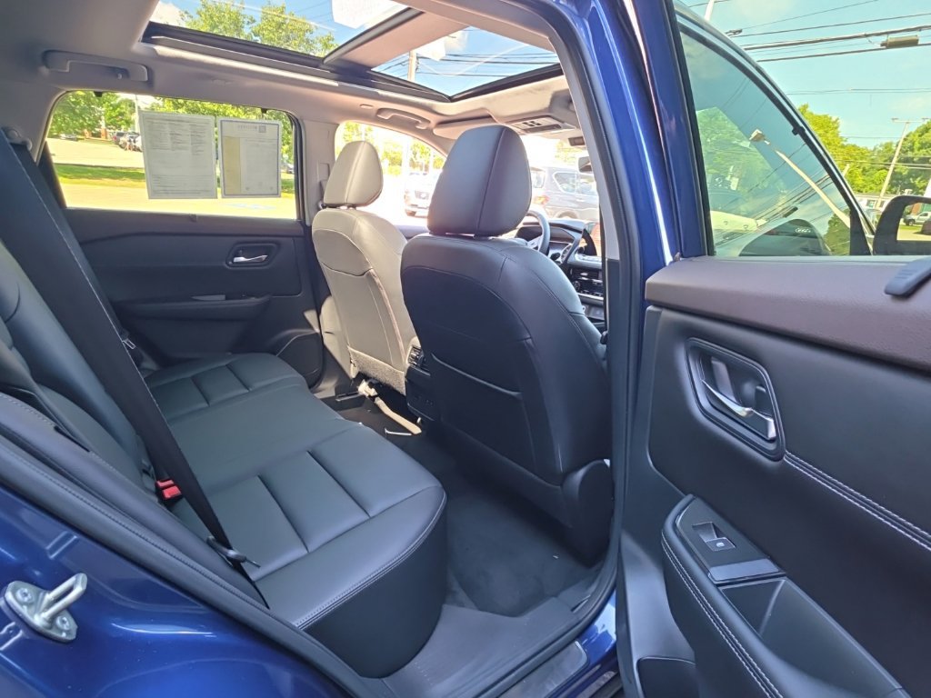 Certified 2023 Nissan Rogue SL w/ SL Premium Package AWD/4WD image 18