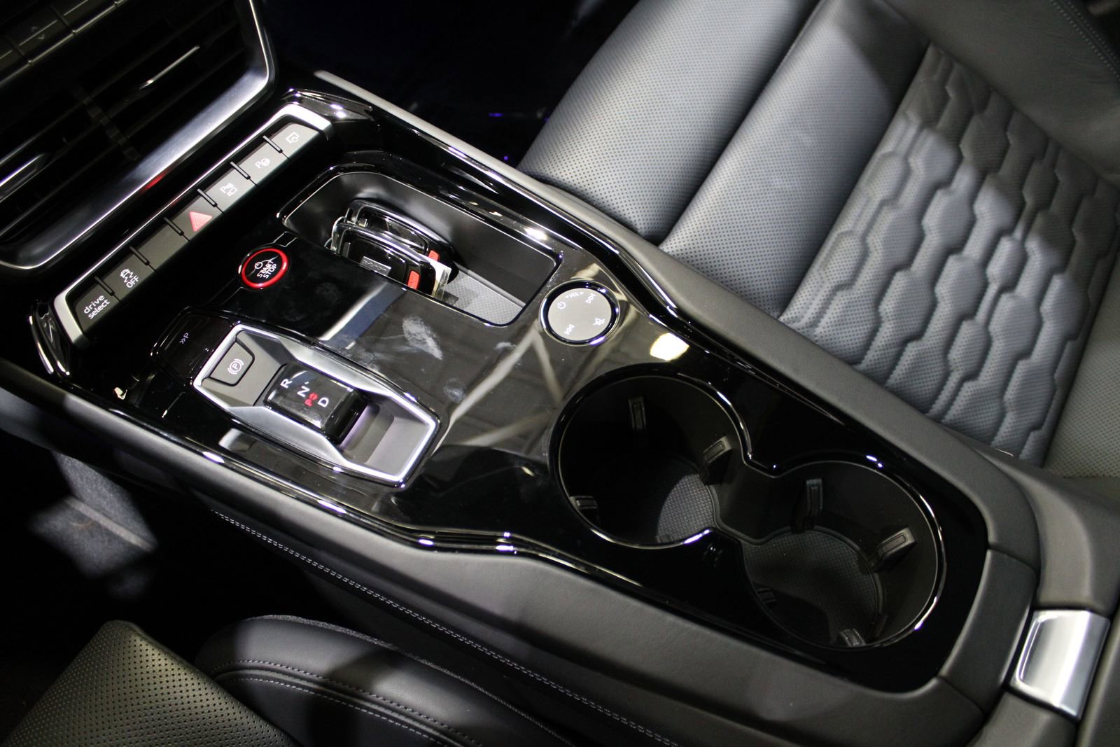 Used 2023 Audi e-tron GT Prestige AWD/4WD image 39