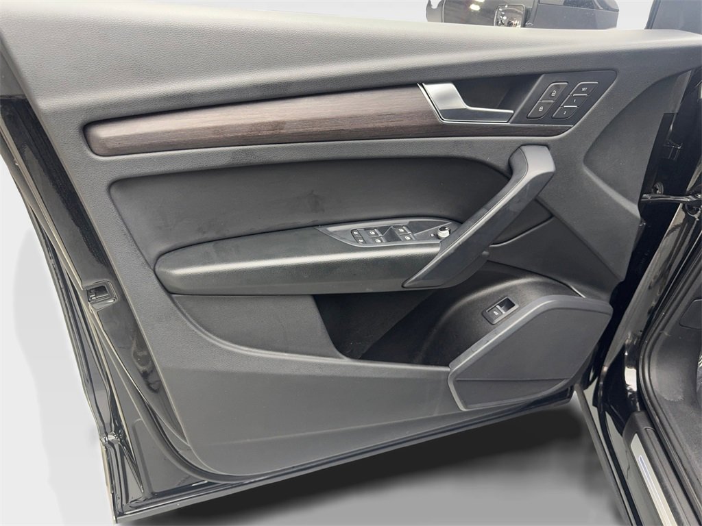 Used 2022 Audi Q5 2.0T Premium w/ Convenience Package image 32