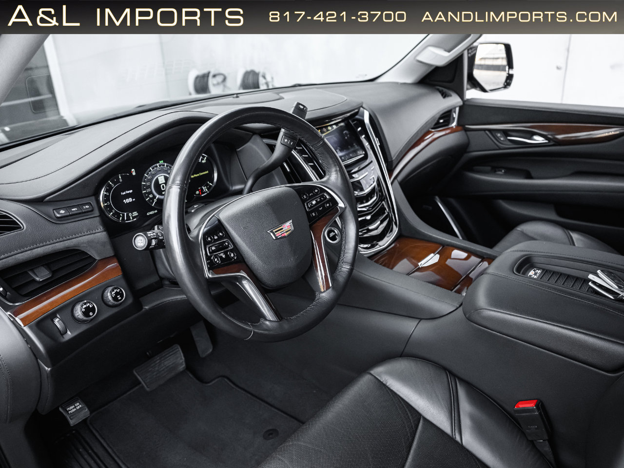 Used 2019 Cadillac Escalade Luxury AWD/4WD image 41