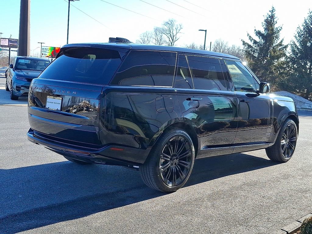 New 2026 Land Rover Range Rover Long Wheelbase SE image 3