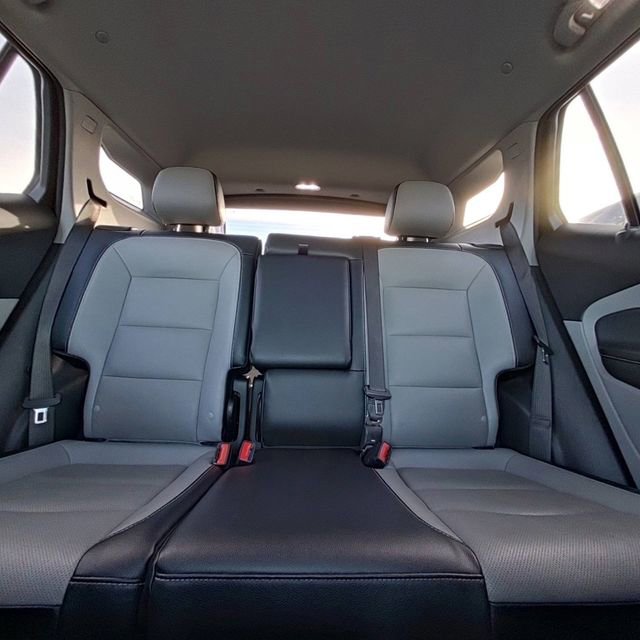 Used 2023 GMC Terrain SLT image 27