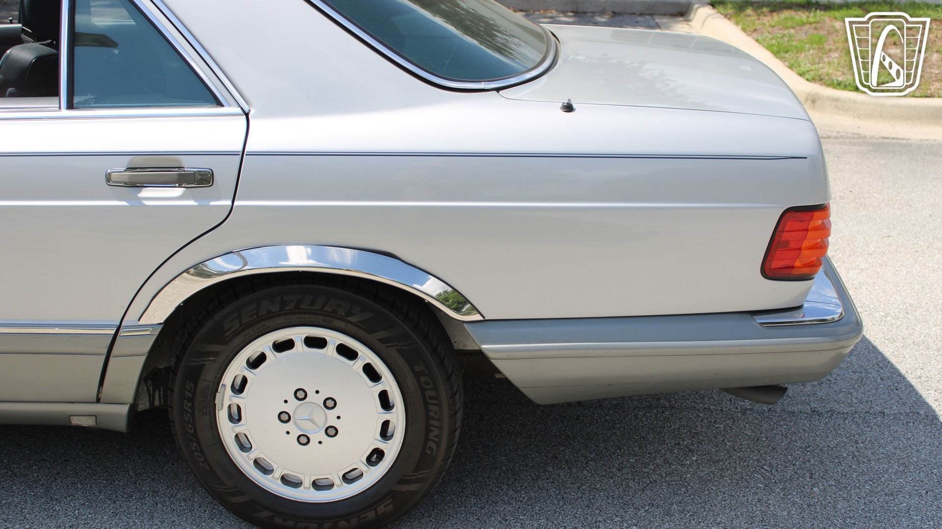 Used 1990 Mercedes-Benz 300 SE image 30
