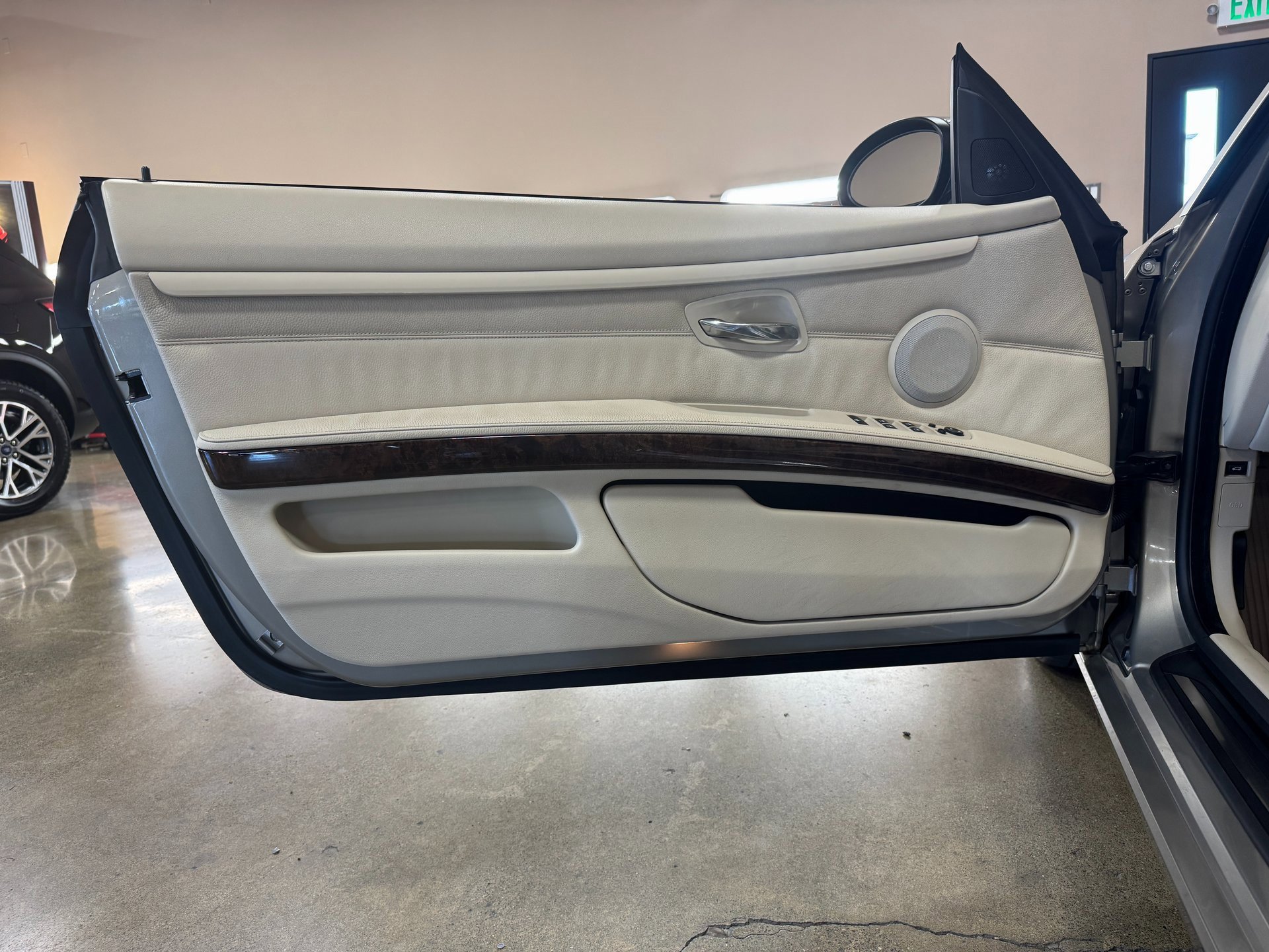 Used 2008 BMW 335i Convertible image 57