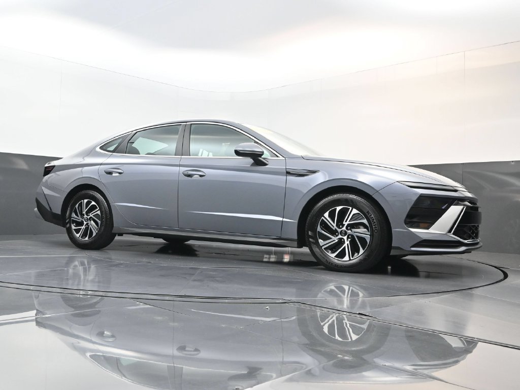 Certified 2026 Hyundai Sonata Blue FWD image 22