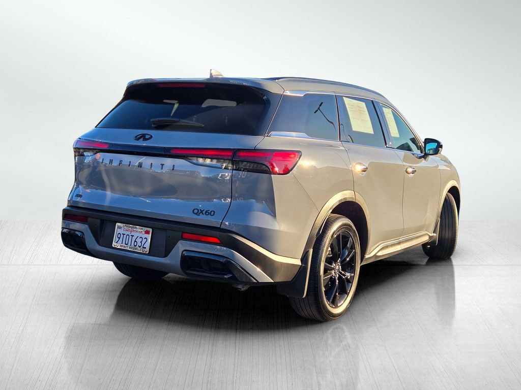 Certified 2025 INFINITI QX60 Luxe w/ Black Edition image 4