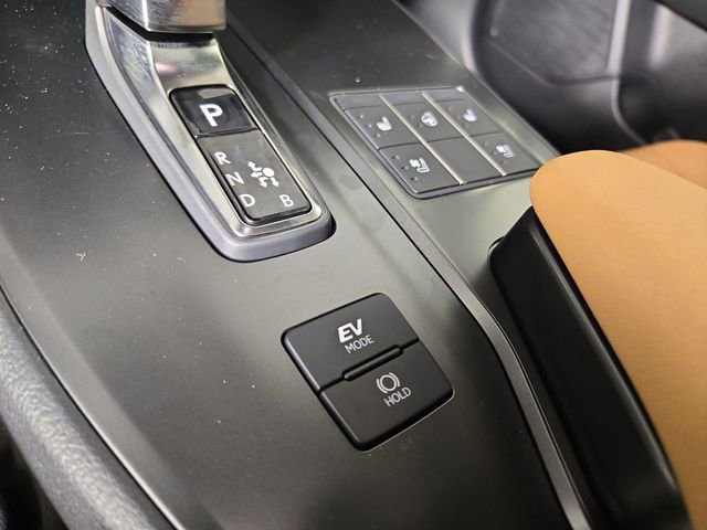 New 2025 Lexus UX 300h AWD image 27